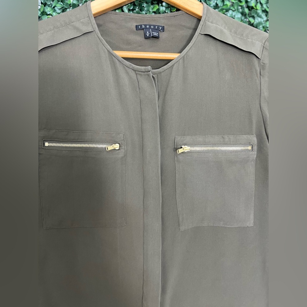Theory‎ 100% Silk Military Zipper Pocket Olive Green Quiet Luxury Blouse Small - Picture 2 of 10